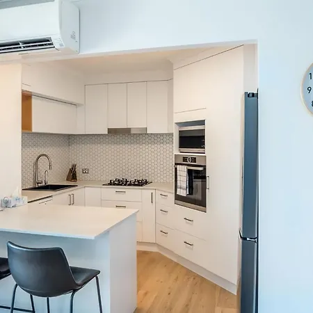 Stylish Central City Retreat With Pool Parking Brisbane Exterior photo