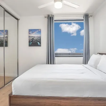 Stylish Central City Retreat With Pool Parking Brisbane Exterior photo