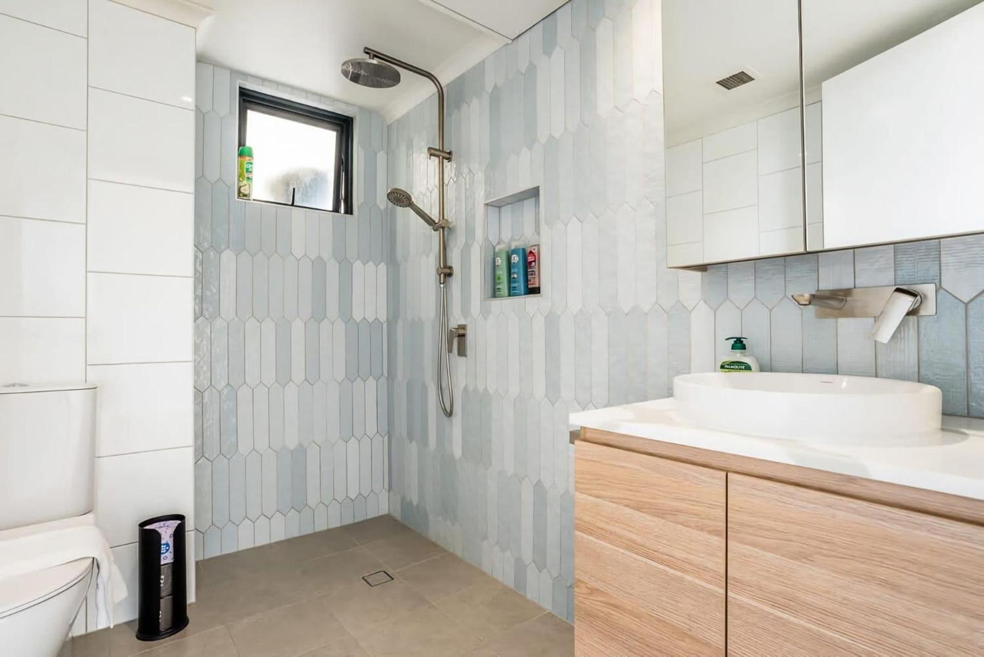 Stylish Retreat With Pool Parking Brisbane