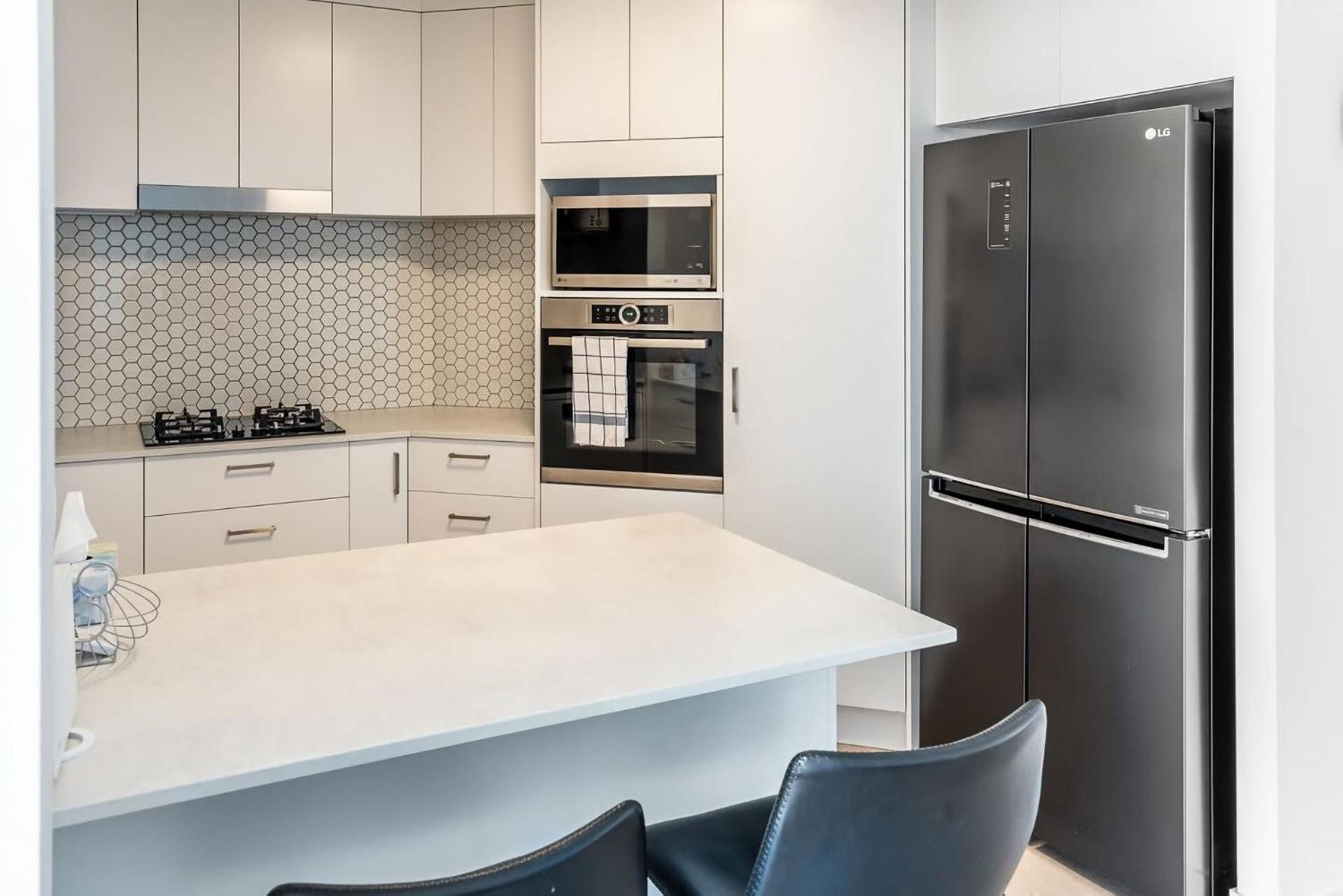 Stylish Retreat With Pool Parking Apartment Brisbane